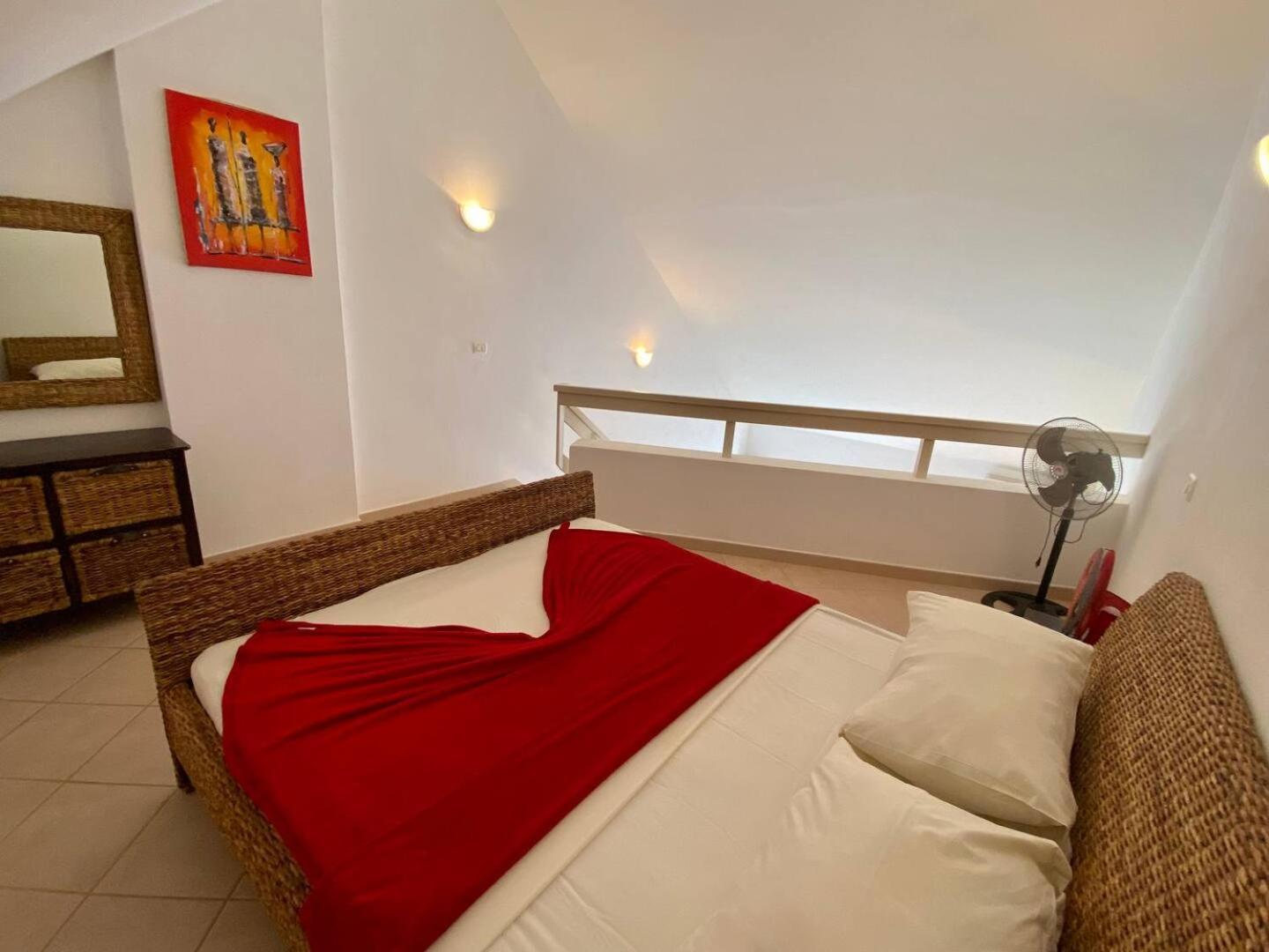 Leme Bedje Two Bedroom - By Bobbywashere Santa Maria Dış mekan fotoğraf